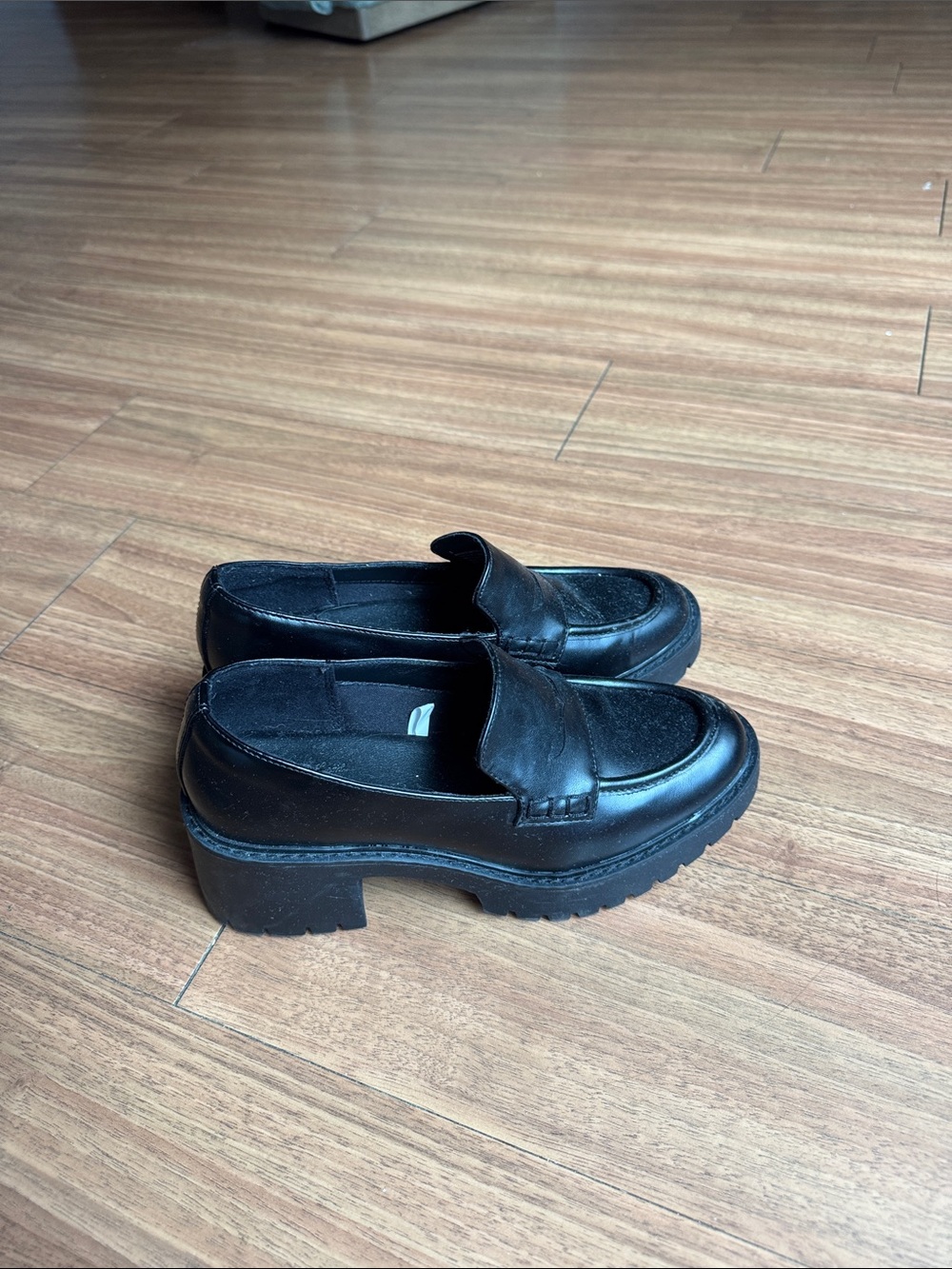 Heel black loafers